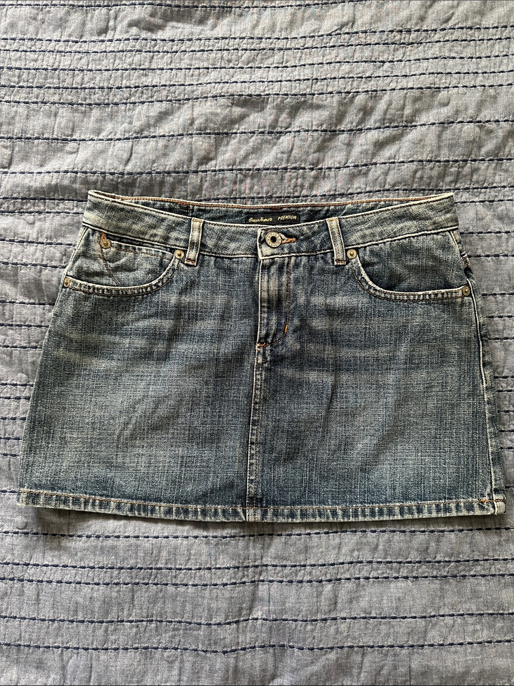 Guess Jeans Vintage mini denim skirt size 26